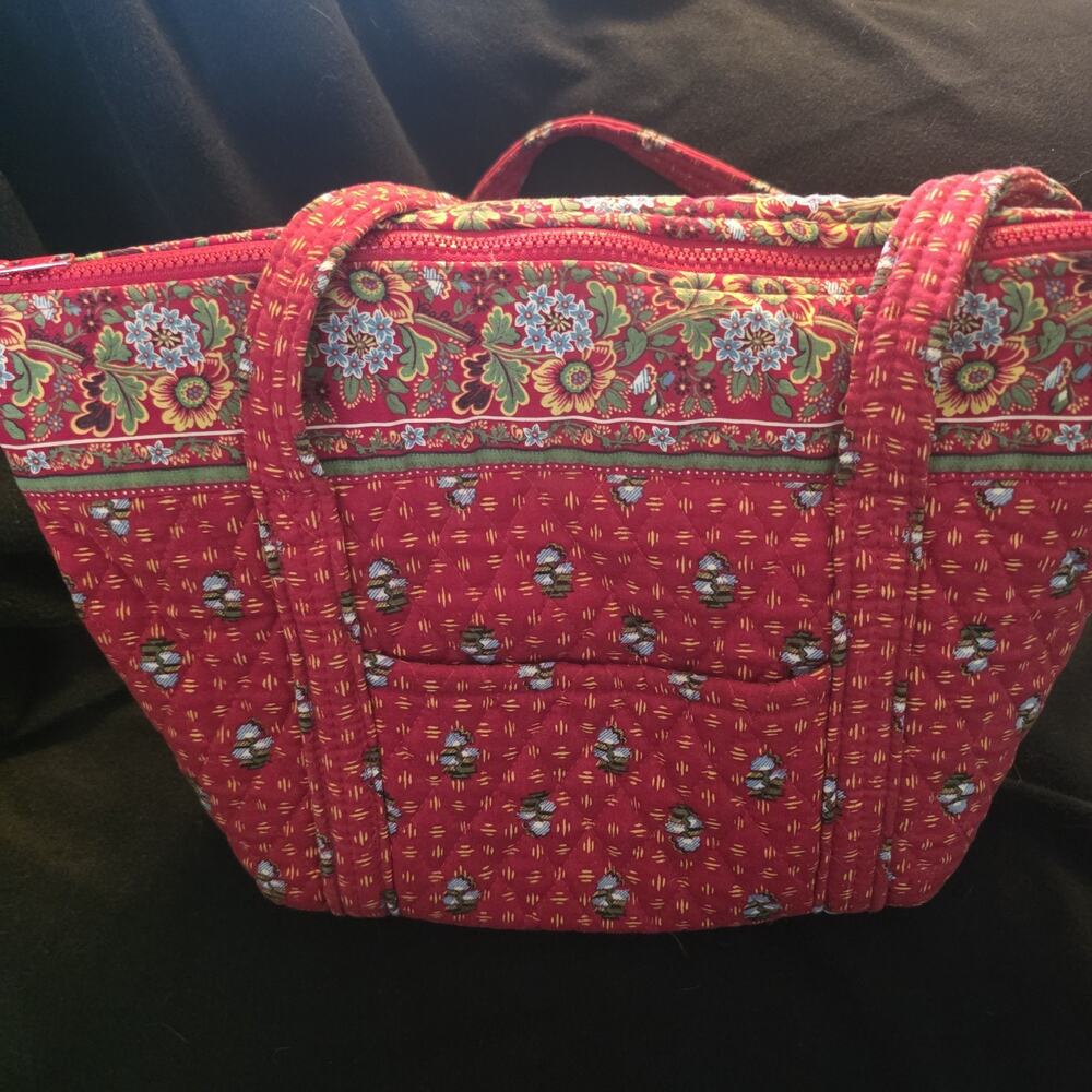 Red Multicolor Floral Quilted Tote Bag Zip Top Bag Inner & Outer Pockets Vera B